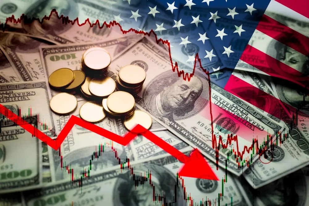 تراجع أسعار الدولار وسط غموض بشأن توجهات السياسة النقدية الأمريكية
